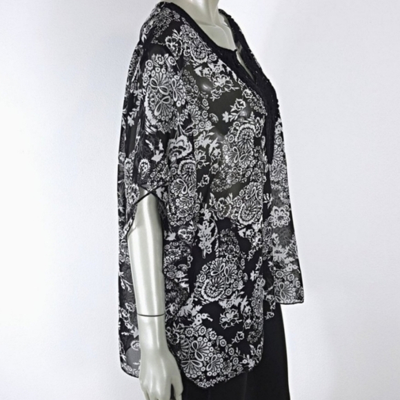 Overdrive Women's Flutter Sleeve, Lace Trimmed Blouse Sz 1x - Picture 3 of 5